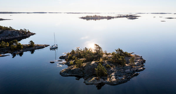 henrik_trygg-archipelago yacht sailing outside Stockholm